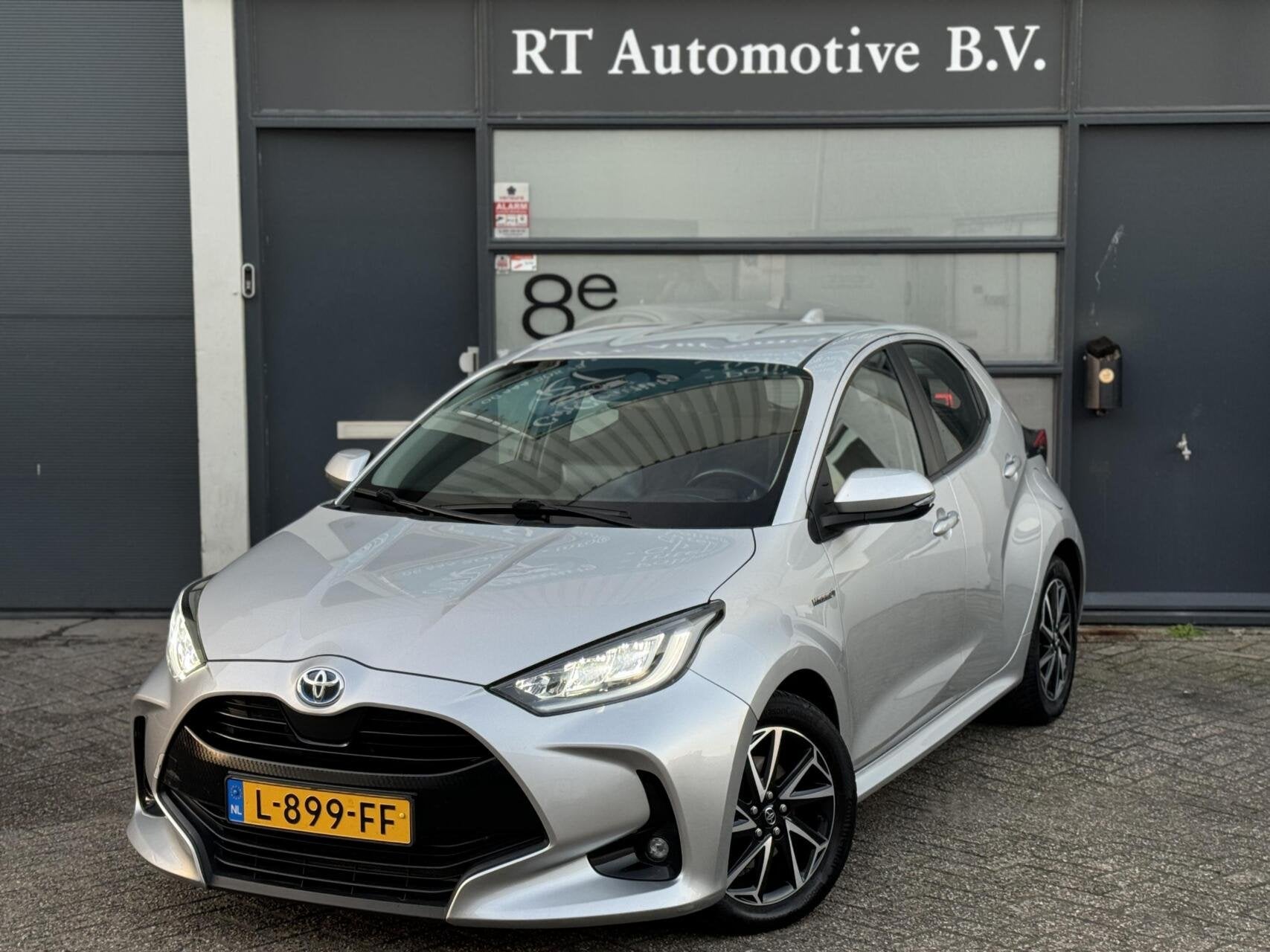 Toyota Yaris 1.5 Hybrid Dynamic LED / Camera / ACC