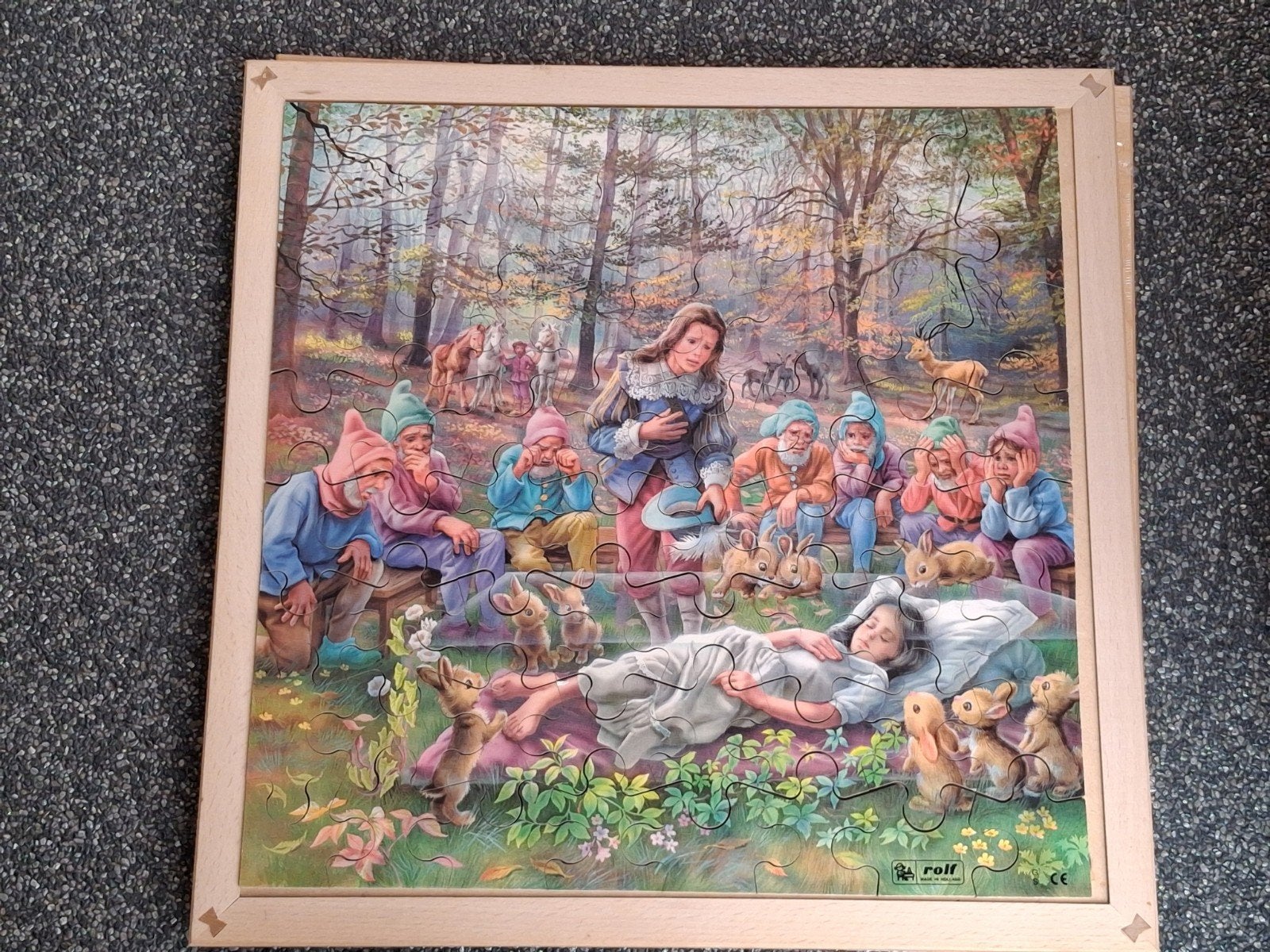 Jaklien rolf Houten puzzel sneeuwwitje 40 x40 cm, Ophalen of Verzenden, Zo goed als nieuw