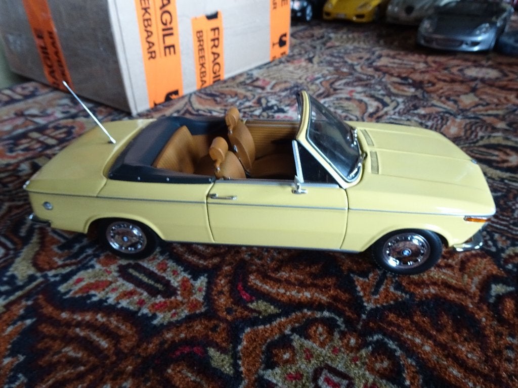 ZEER MOOIE  B M W CABRIO  2002 BAUR CONVERTRABLE MINISCHAMPS, Hobby en Vrije tijd, Modelauto's | 1:18, Ophalen of Verzenden, Zo goed als nieuw