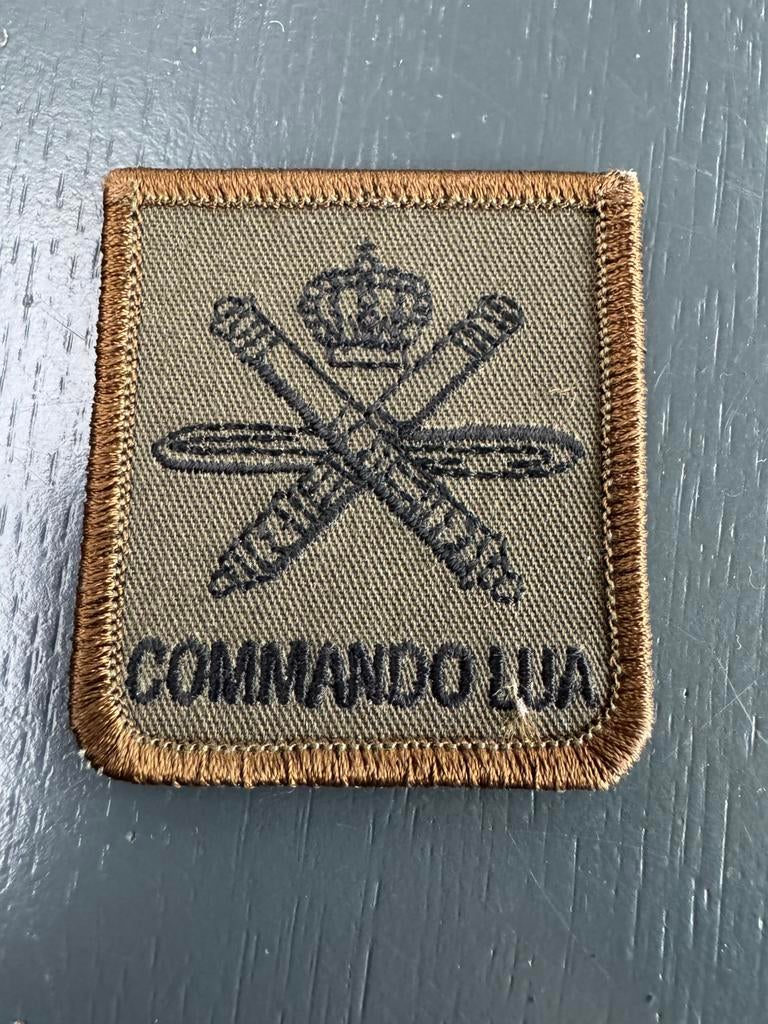 KL borstembleem Commando LUA, Verzamelen, Ophalen of Verzenden, Landmacht, Nederland, Embleem of Badge
