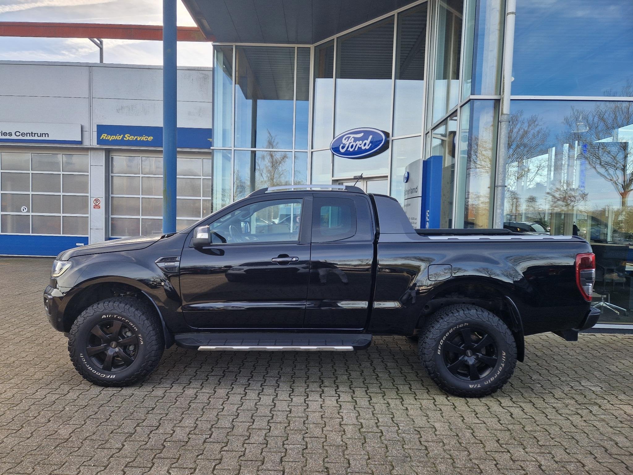 Ford Ranger 2.0 EcoBlue Wildtrak Supercab | Trekhaak 3500KG, Auto's, Ford, Gebruikt, 4 cilinders, Leder en Stof, Zwart