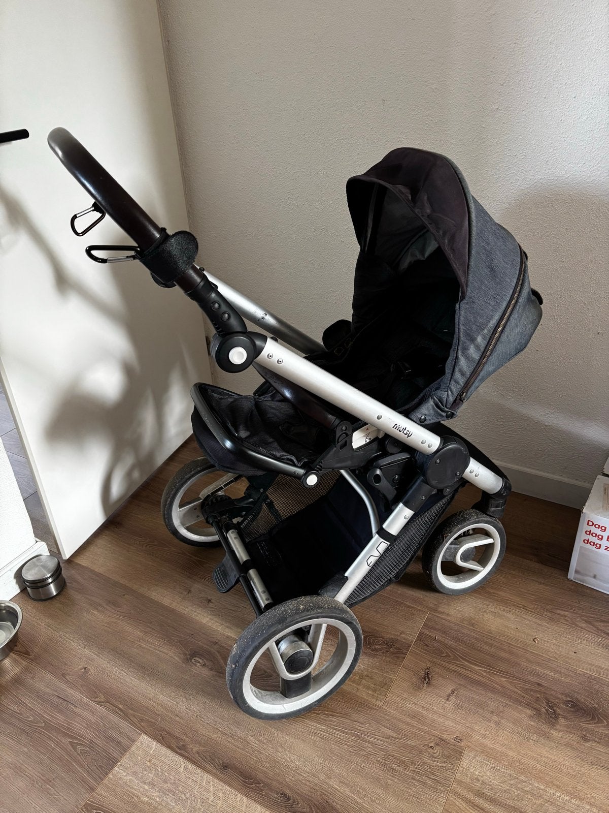 Foto 2 van Gratis Mutsy Kinderwagen (Veel Gebruikt)
