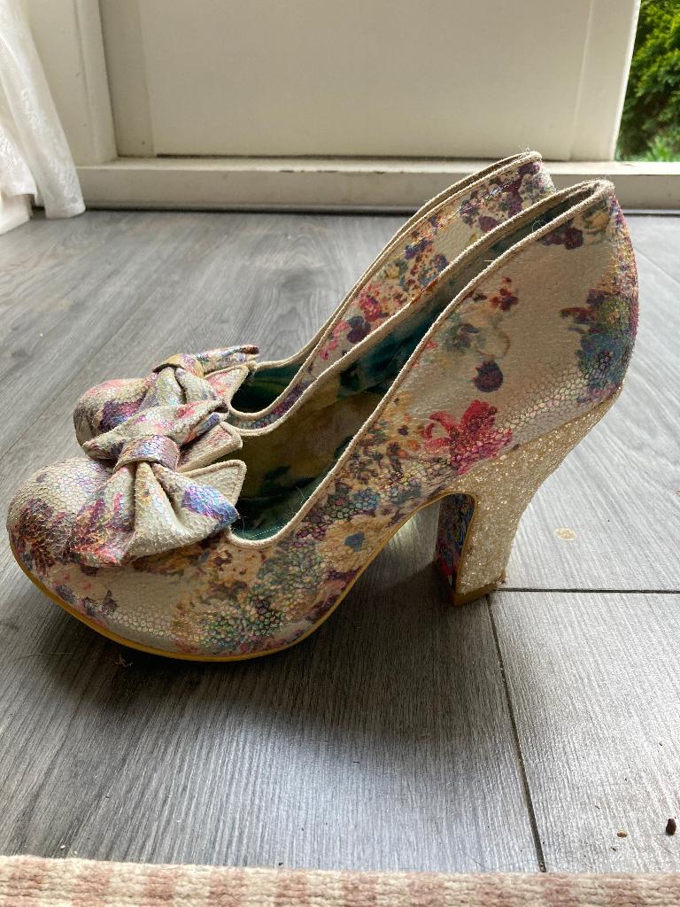 Irregular Choice retro hakjes, Overige kleuren, Ophalen of Verzenden, Zo goed als nieuw, Schoenen met hoge hakken