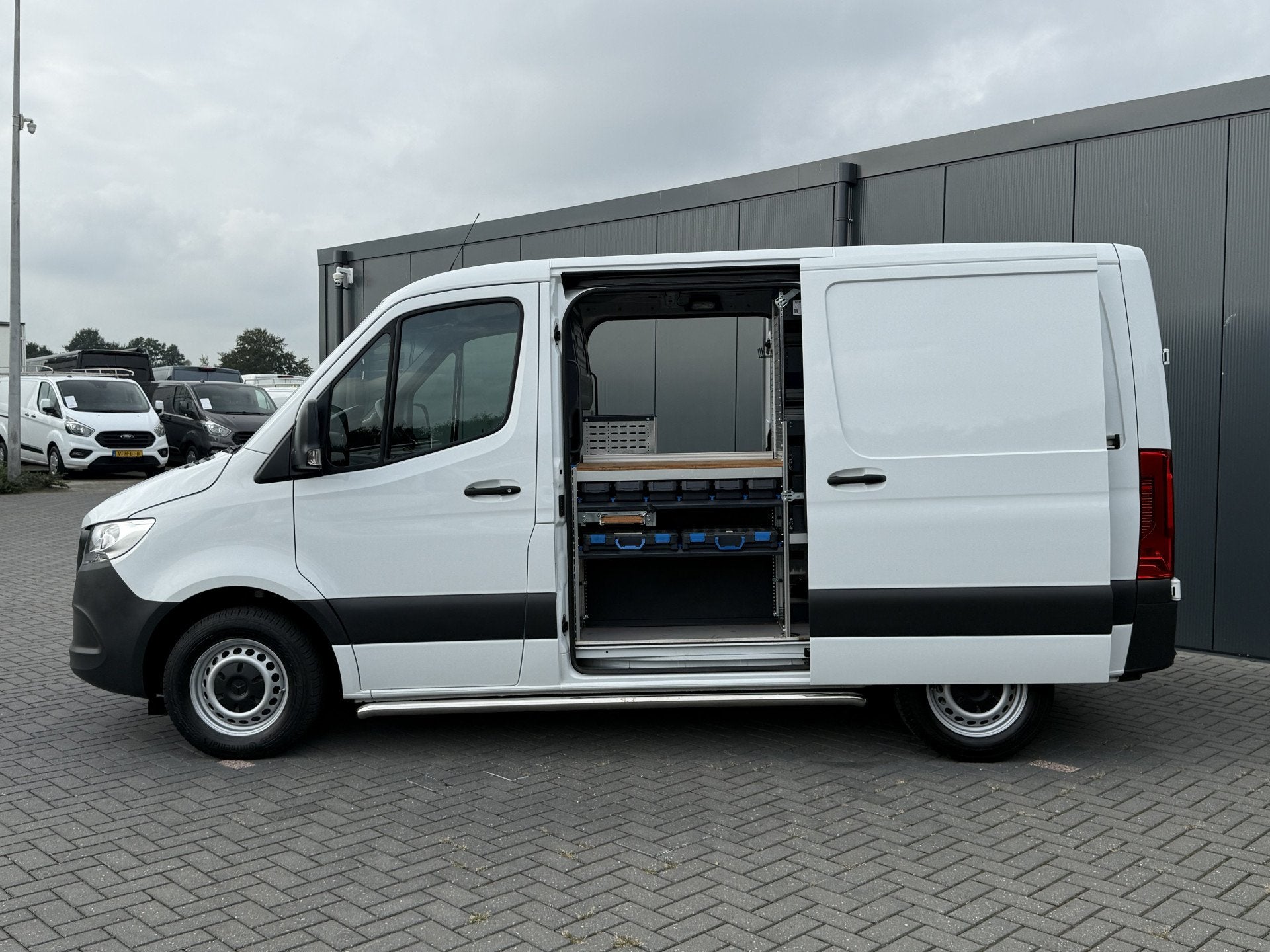 Mercedes-Benz Sprinter 315 150 PK 3.2 t / L1H1 / 2x SCHUIFDE, Voorwielaandrijving, 1987 kg, Gebruikt, Euro 6