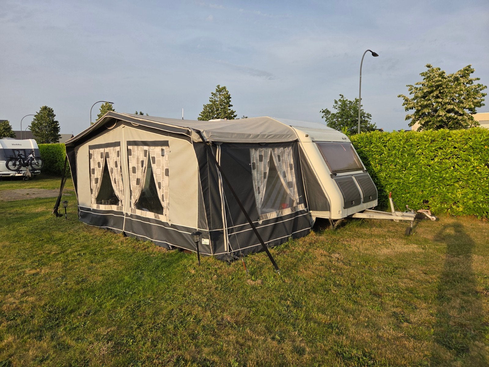 Kip 50GB Grey-line special met voortent, Caravans en Kamperen, Caravans, Particulier, tot en met 4, Rondzit, Kip, Douche, Kachel