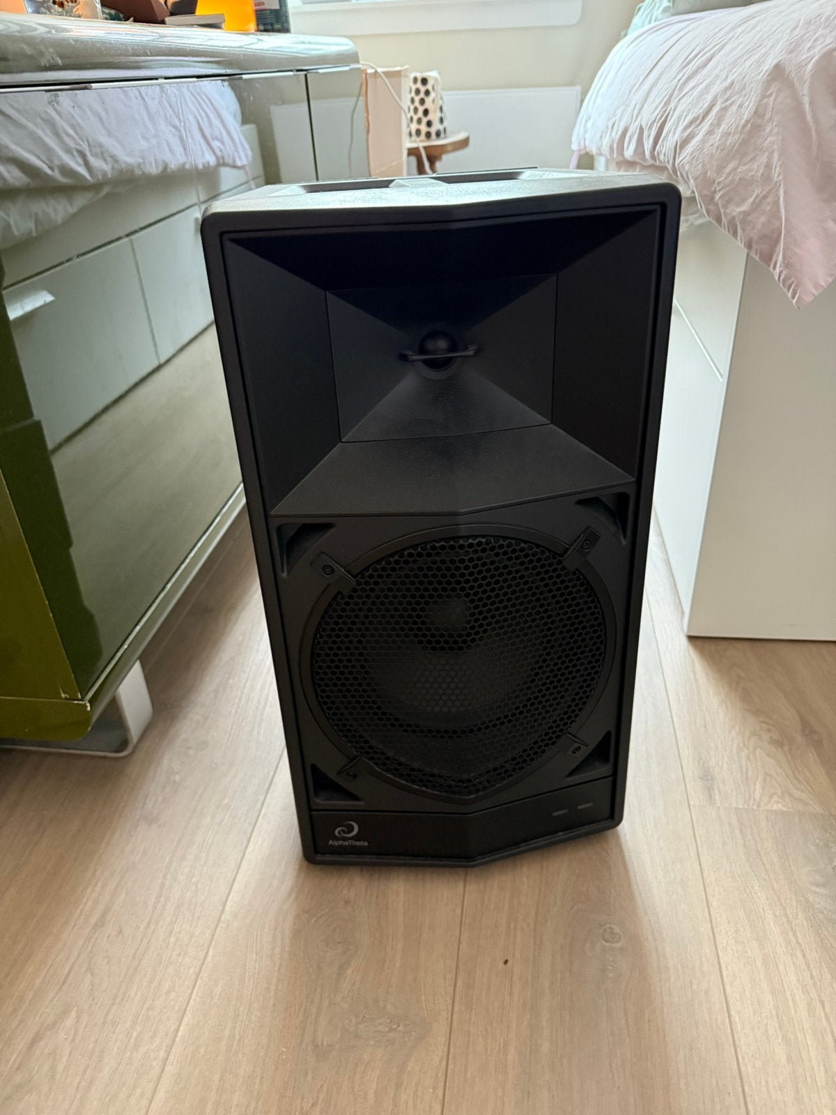 Wave-eight bluetooth DJ speaker, Overige typen, Zo goed als nieuw, 60 tot 120 watt, Ophalen