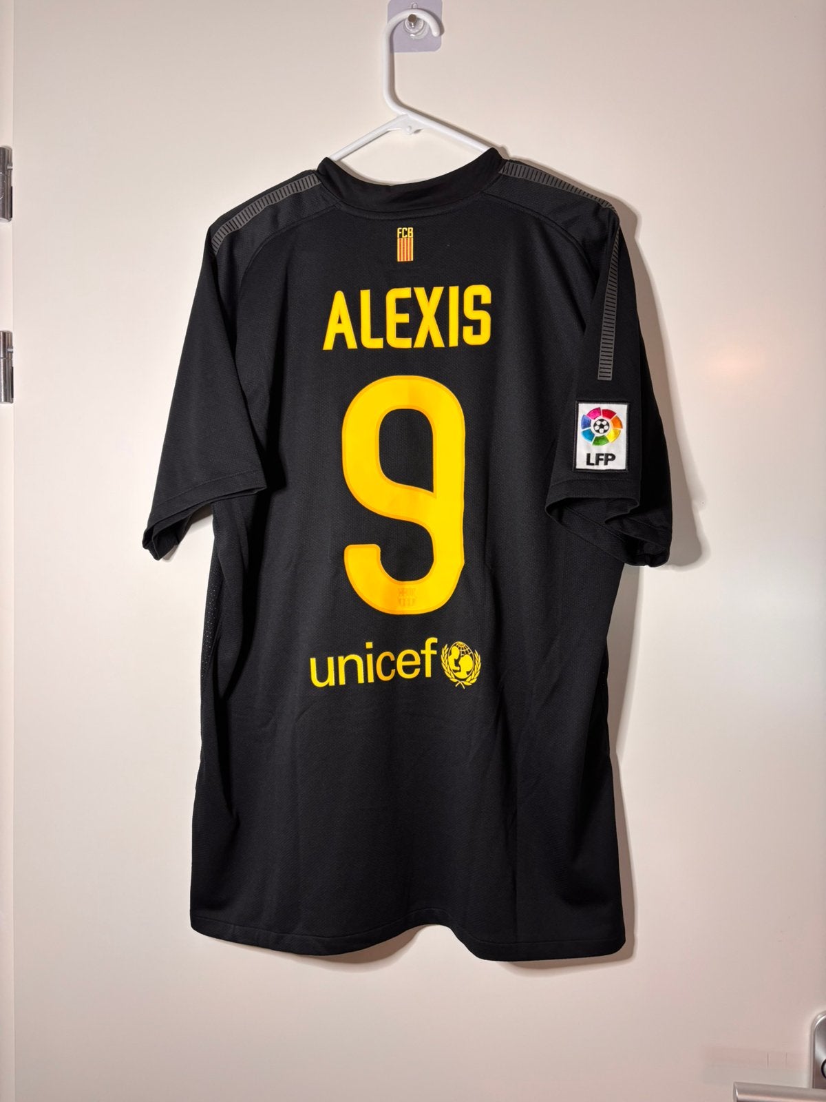 FC Barcelona 2011/2012 Alexis Sanchez #9 Nike XL, Sport en Fitness, Voetbal, Maat XL, Verzenden, Zo goed als nieuw, Shirt
