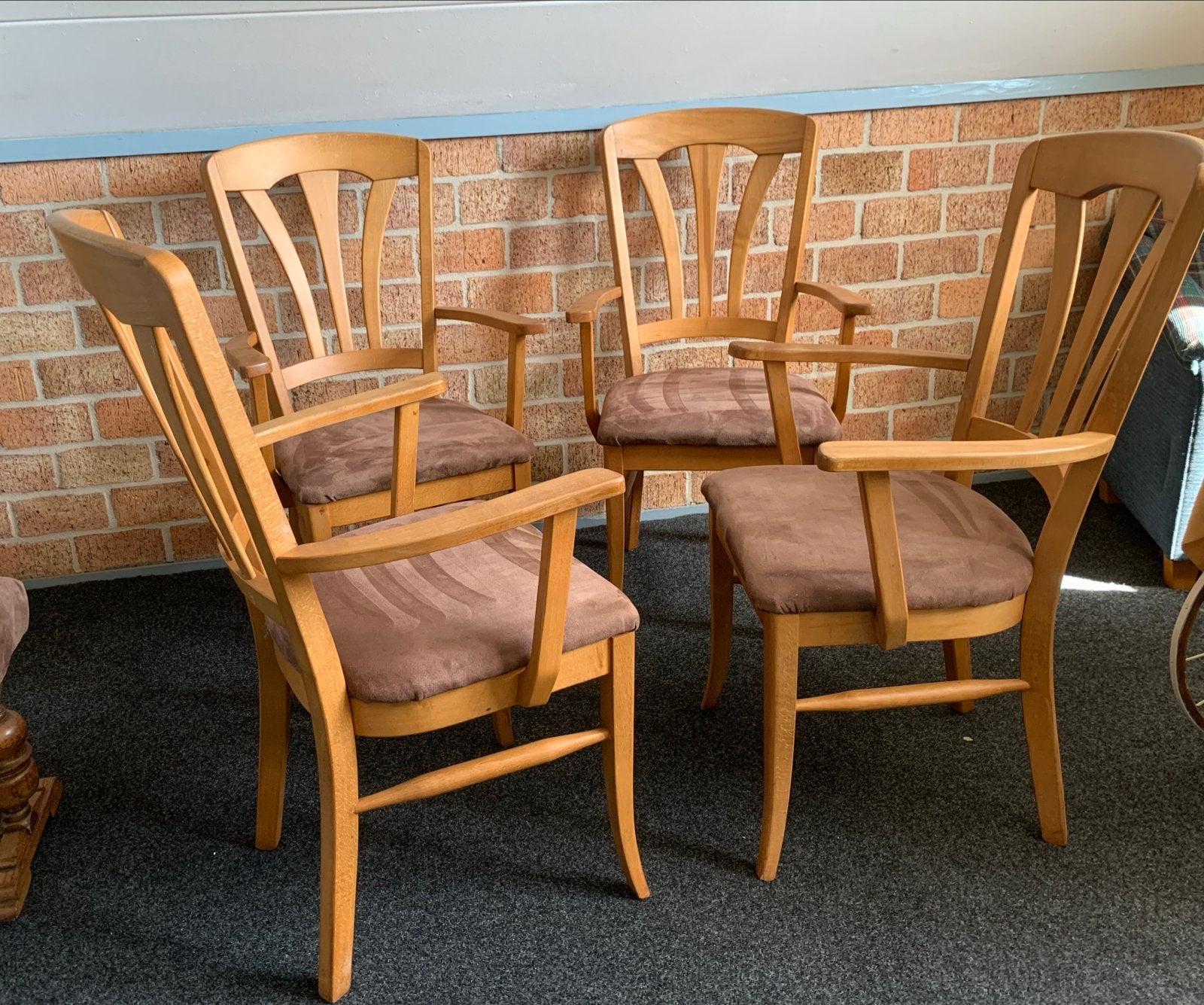 4 Beukenhouten Eetkamerstoelen met Armleuning, Ophalen, Gebruikt, Bruin, Vier