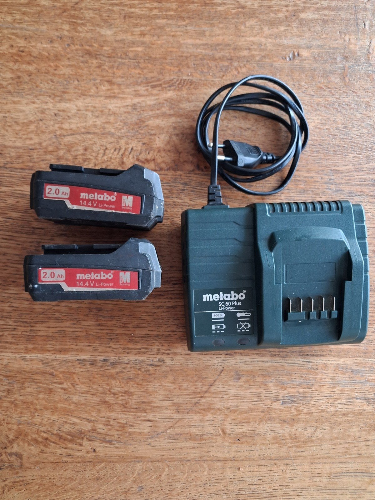 Metabo lader met 2 batterijen, Ophalen of Verzenden, Gebruikt