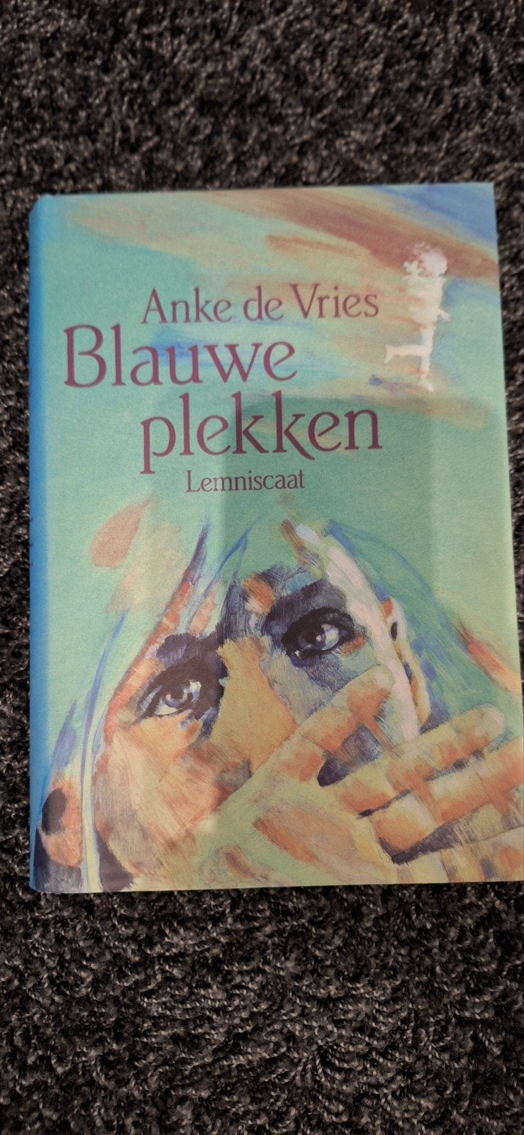 Blauwe plekken - Anke de Vries (Jeugdboek), Ophalen of Verzenden, Gelezen, Anke de Vries, Fictie algemeen