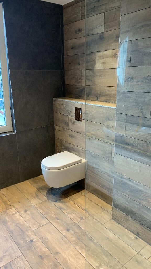 Foto 17 van Badkamerrenovatie 4600€Toiletrenovatie 2300€