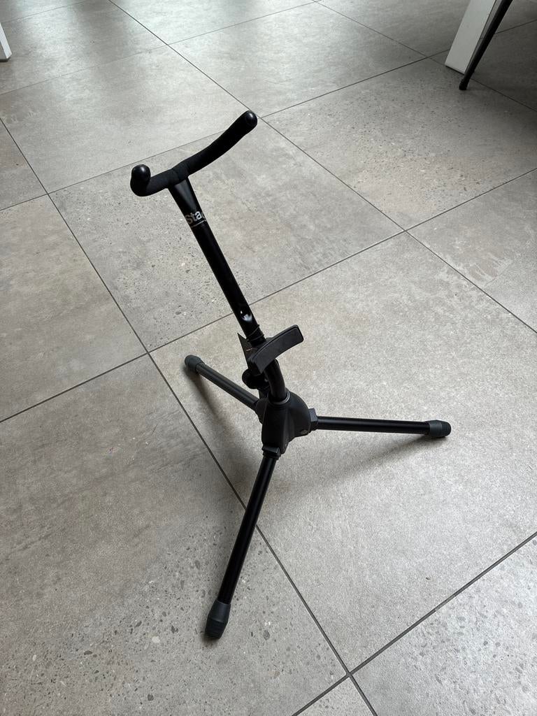 Saxofoon standaard - Stevige en betrouwbare houder, Muziek en Instrumenten, Ophalen of Verzenden, Gebruikt, Instrumentstandaard