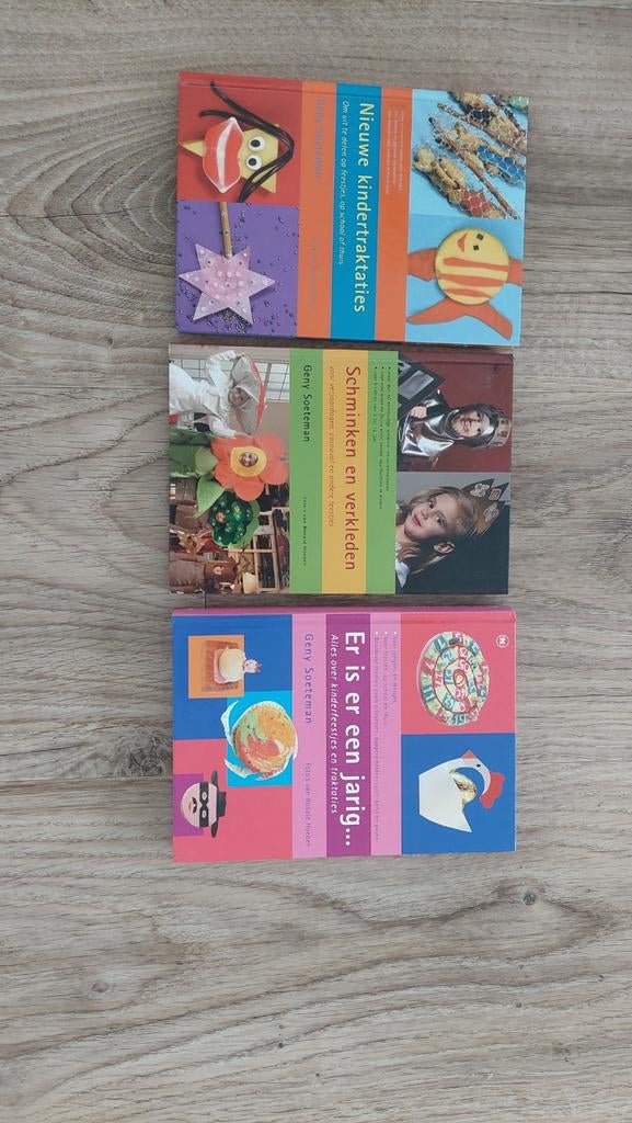 Boeken over kinderfeestjes, traktaties en schminken, Boeken, Ophalen of Verzenden, Gelezen, Geny Soeteman, Non-fictie