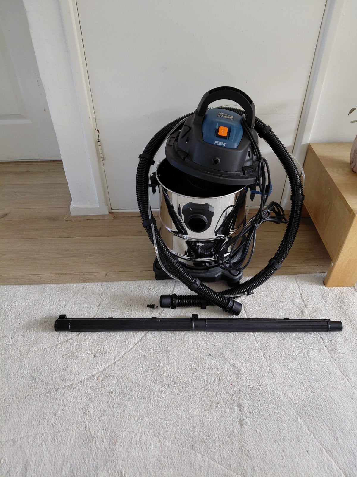 Ferm Tapijtreiniger VCM1011 20l, Ophalen, Overige merken, Gebruikt, Geschikt voor tapijt