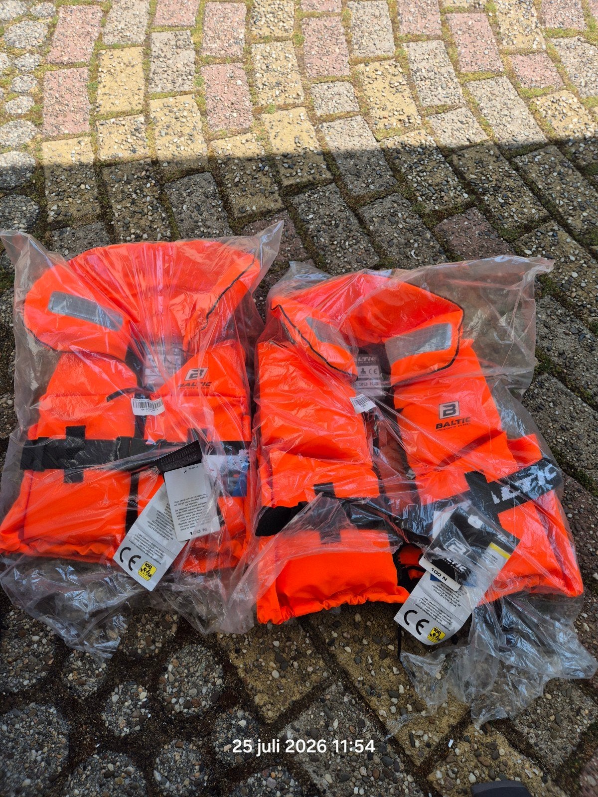 2 life jackets merk Baltic, Watersport en Boten, Watersportkleding, Ophalen, Kind, Nieuw, Reddingsvest of Zwemvest