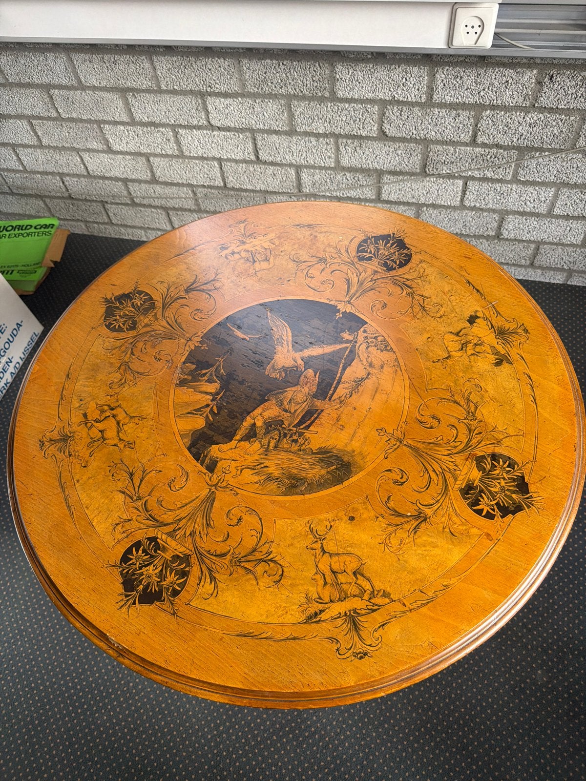 Antieke Brienzer Schnitzerei Jachttafel,Zwitserland,ca. 1870, Antiek en Kunst, Ophalen