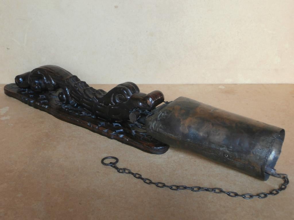 Oud grote koebel houtgesneden mythologische vis koe bel 75cm, Ophalen of Verzenden
