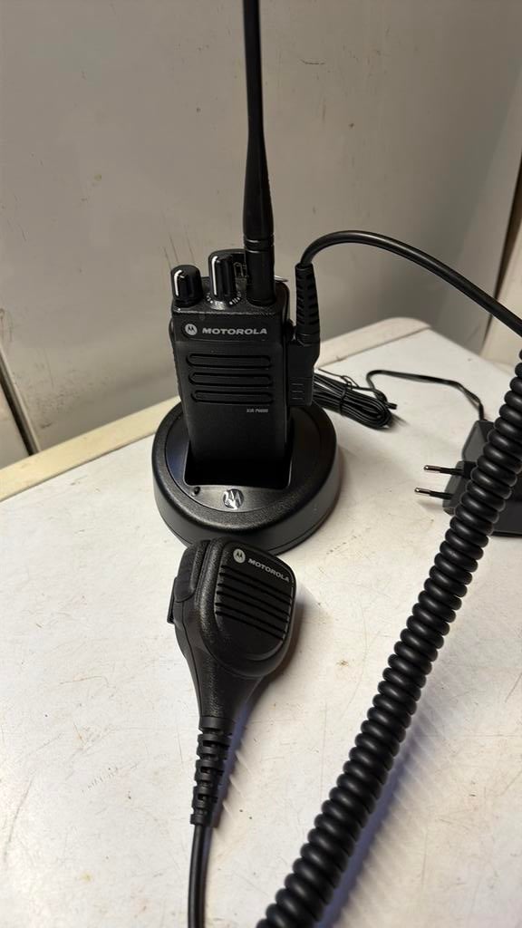 Motorola uhf portofoon digitaal en analoog, Ophalen of Verzenden, Zo goed als nieuw