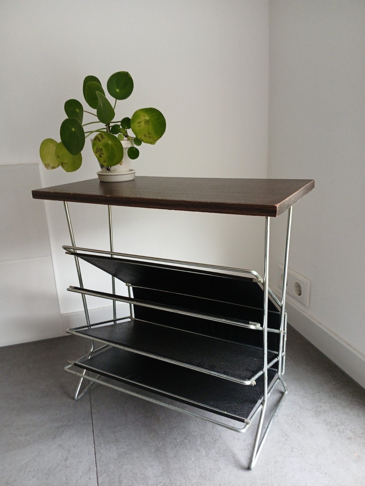 Vintage design lectuurbak, krantenbak, Pastoe stijl, Huis en Inrichting, Woonaccessoires | Krantenbakken en Lectuurbakken, Gebruikt