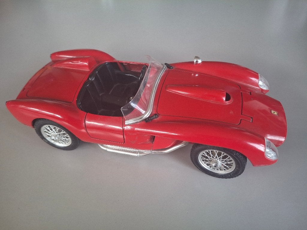 Bburago model auto Testa Rossa 1957 Schaal 1:18, Hobby en Vrije tijd, Modelauto's | 1:18, Ophalen of Verzenden, Zo goed als nieuw