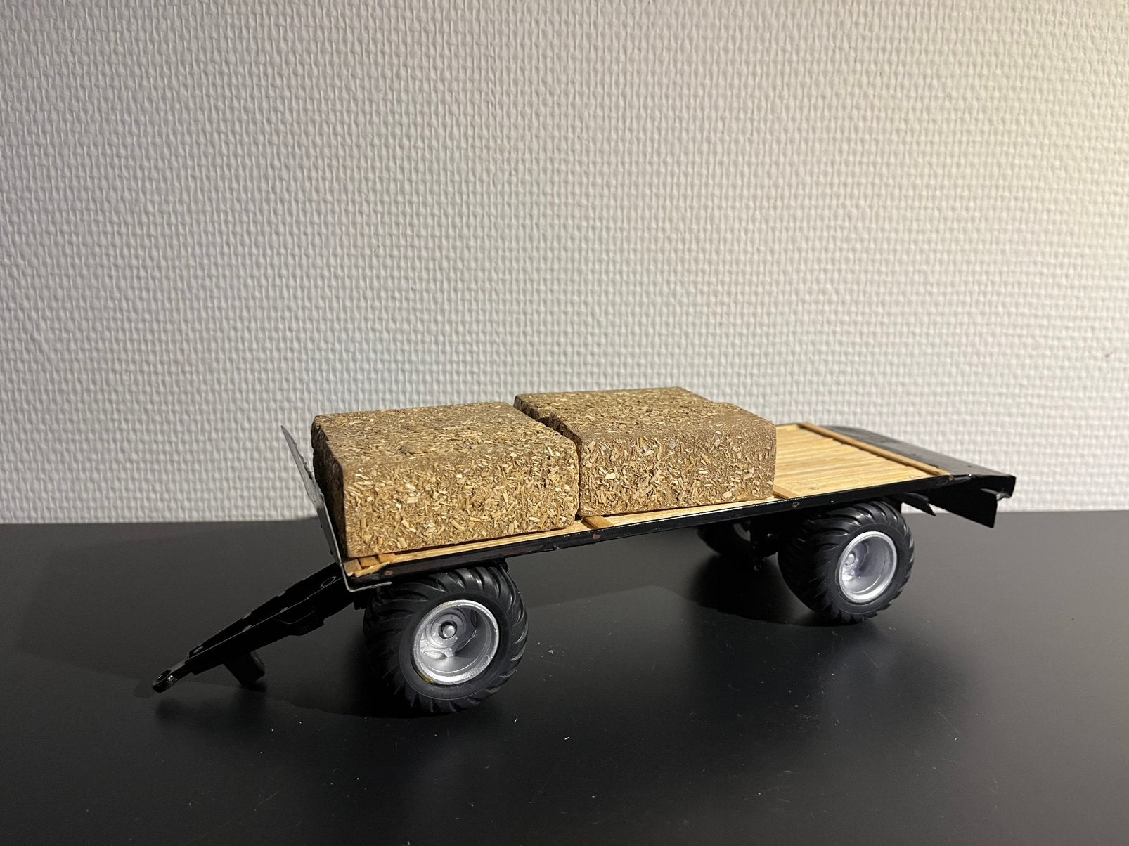Zelfbouw balenwagen siku 1:32, Ophalen of Verzenden, Gebruikt, Tractor of Landbouw, SIKU