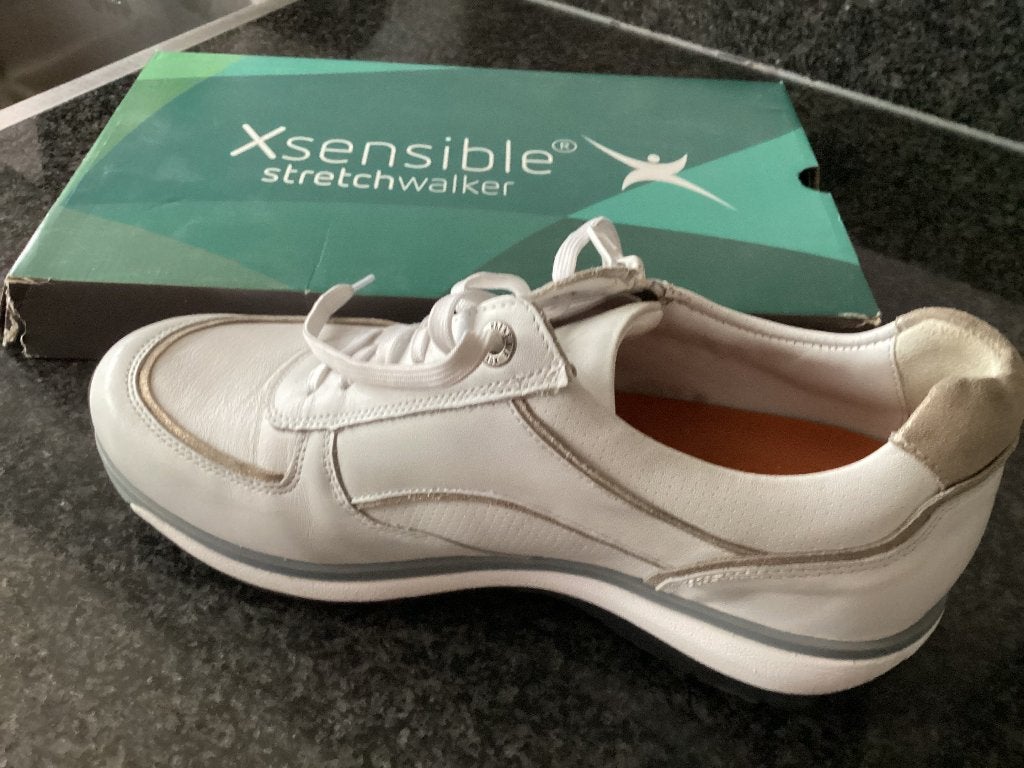 Schoenen, Ophalen, Wit, Sneakers of Gympen, Zo goed als nieuw