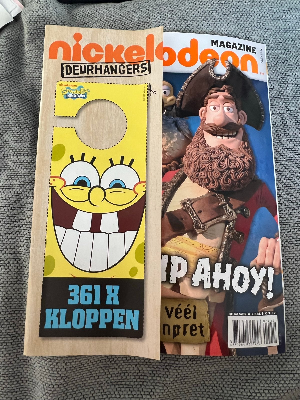 Nickelodeon Magazine met deurhangers - Spongebob, Jimmy Neut, Boeken, Ophalen of Verzenden, Zo goed als nieuw, Overige typen