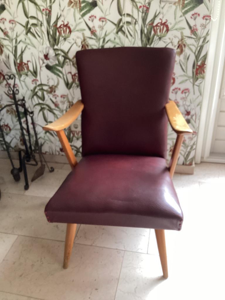Vintage stoel rood skai Deens, Huis en Inrichting, Fauteuils, Ophalen, Gebruikt