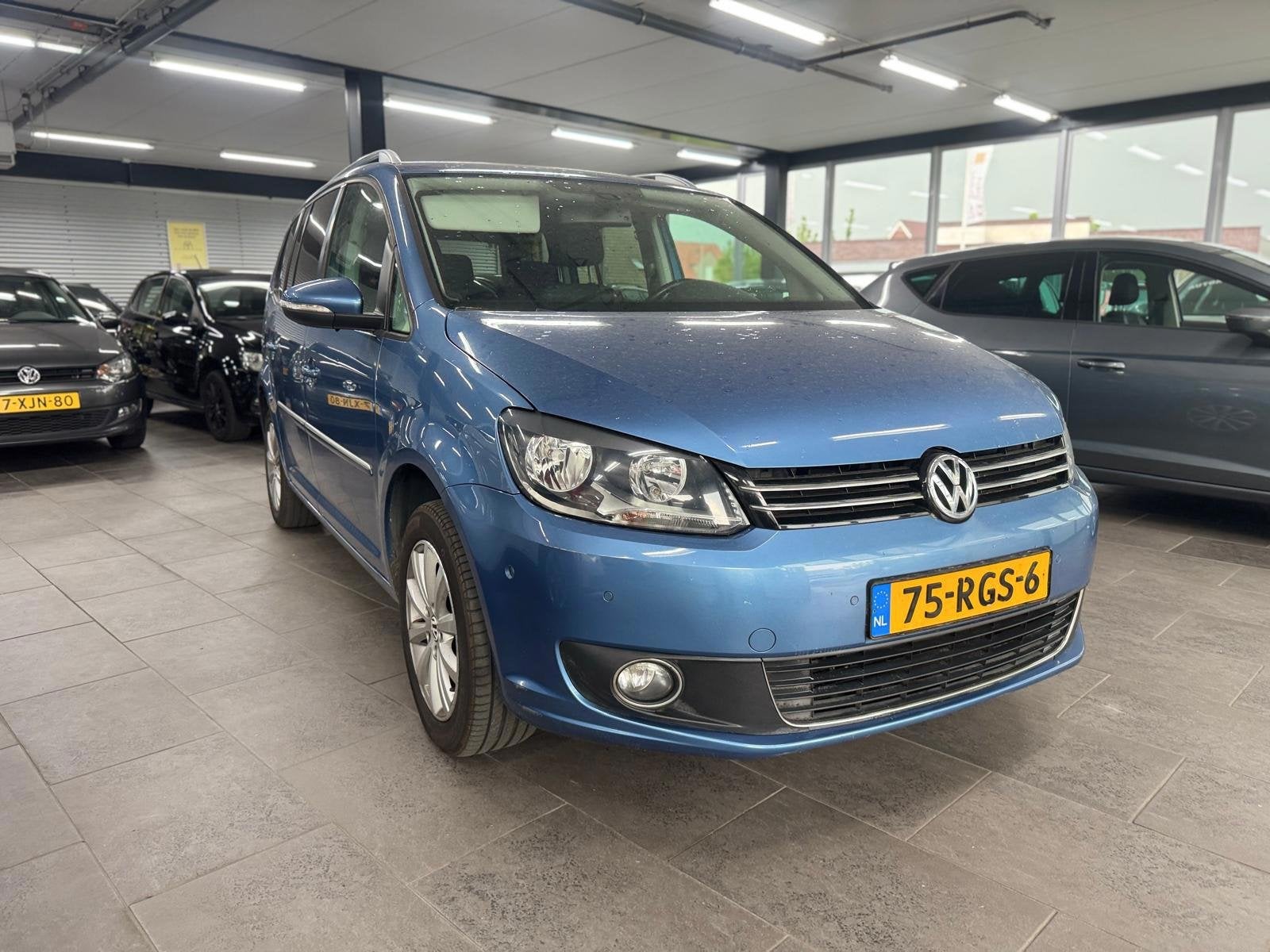 Volkswagen Touran 1.2 TSI Highline BlueMotion 7p. Navigatie, Auto's, Voorwielaandrijving, Gebruikt, 4 cilinders, Blauw