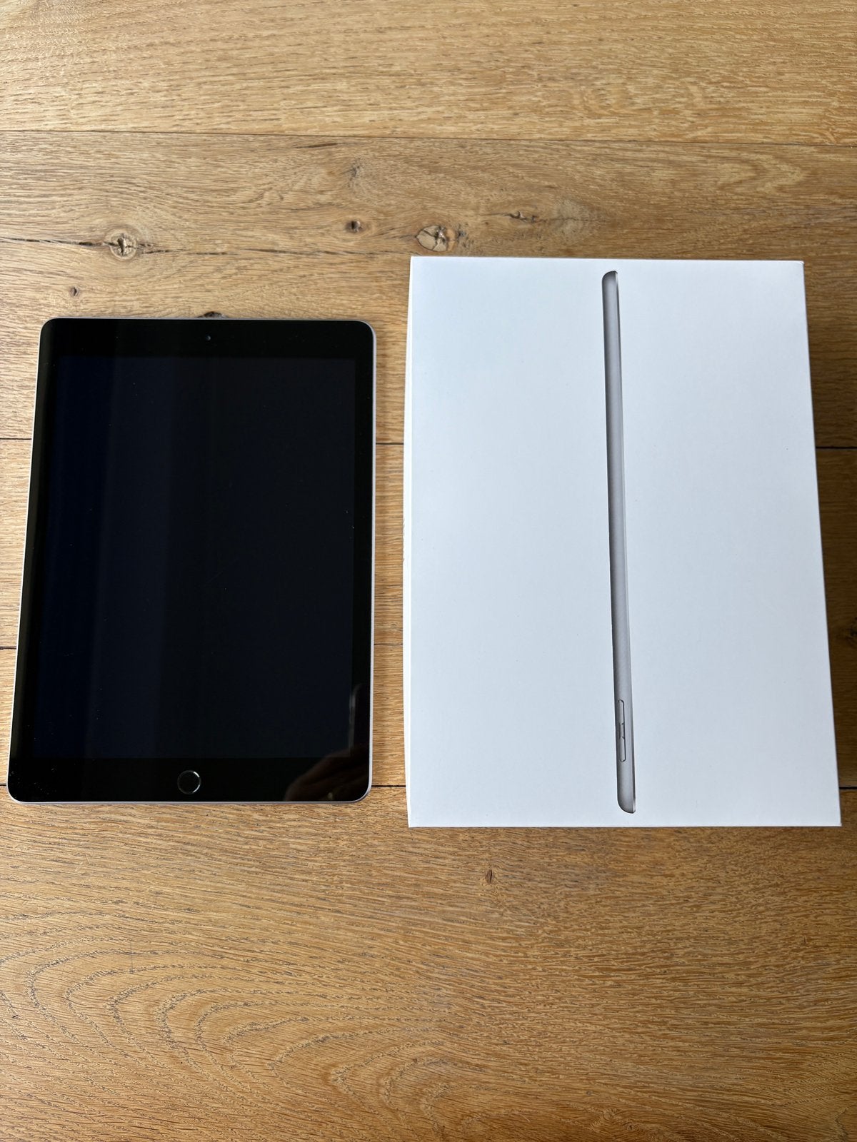 iPad Wi-Fi 32 GB space grey grijs tablet, Computers en Software, Apple iPads, Gebruikt, Apple iPad, Wi-Fi, 10 inch, 32 GB, Grijs