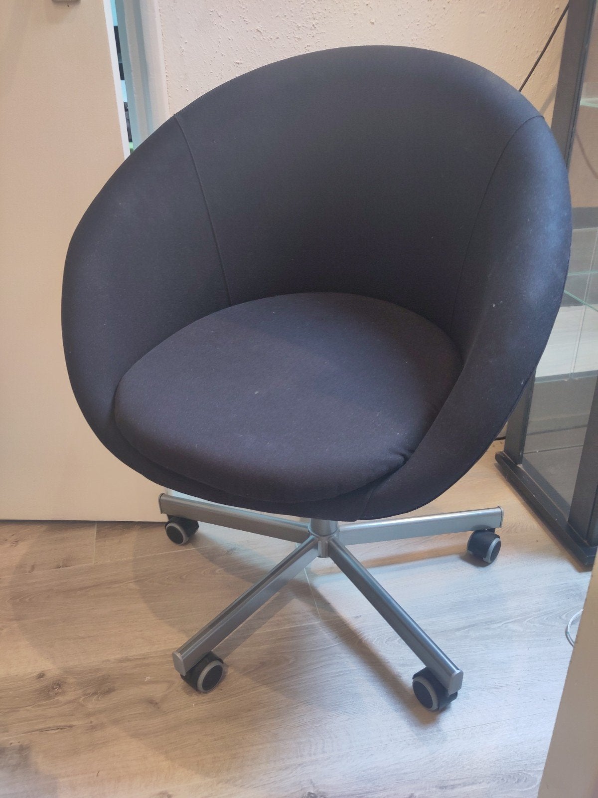 Skruvsta stoel met wieltjes, Ophalen, Gebruikt, Zwart, Bureaustoel