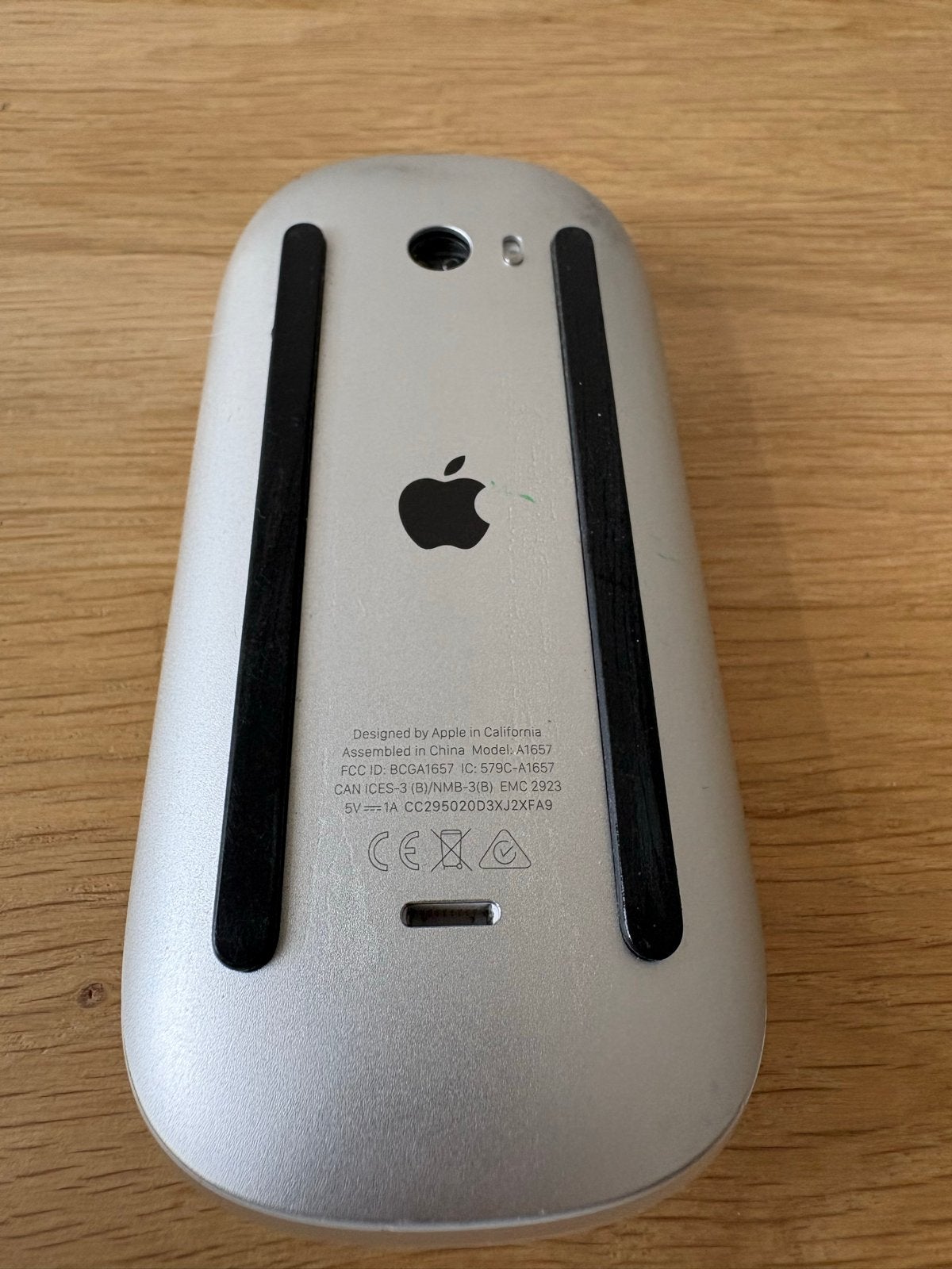 Apple Magic Mouse Oplaadbaar - Draadloze Precisie, Computers en Software, Muizen, Ophalen, Zo goed als nieuw, Draadloos, Muis