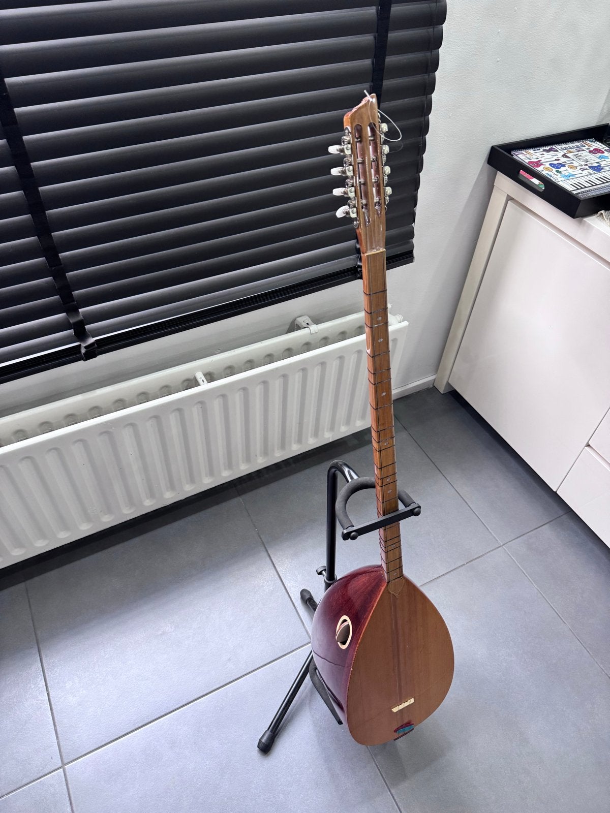Professionele Baglama Saz met standaard en snaren, Muziek en Instrumenten, Ophalen, Zo goed als nieuw, Luit, Saz of Bouzouki