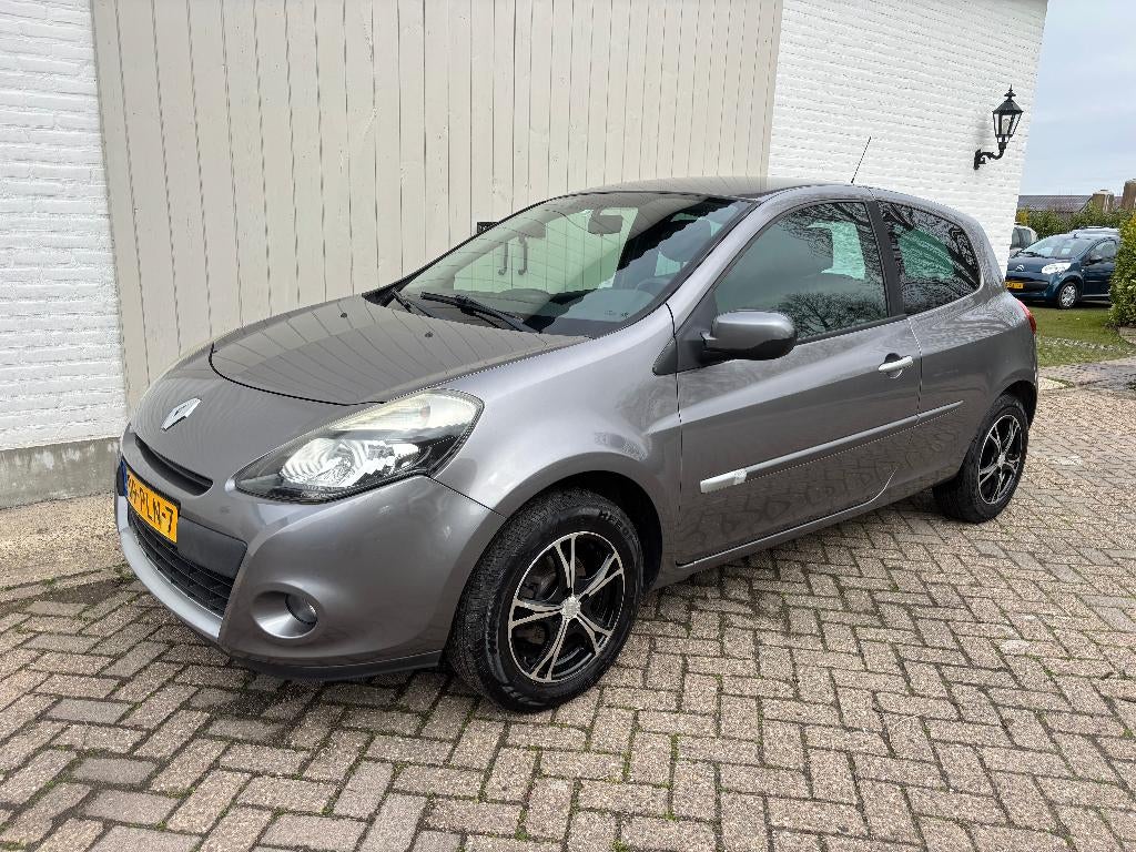 Renault Clio 1.2 TCE AIRCO, 1ste Eig.! Compl.Hist 2011👌, Auto's, Voorwielaandrijving, 4 cilinders, 49 €/maand, Origineel Nederlands
