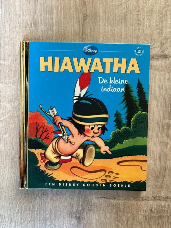 Hiawatha - De kleine indiaan - gouden boekje, Ophalen of Verzenden, Zo goed als nieuw, Fictie algemeen, Voorleesboek