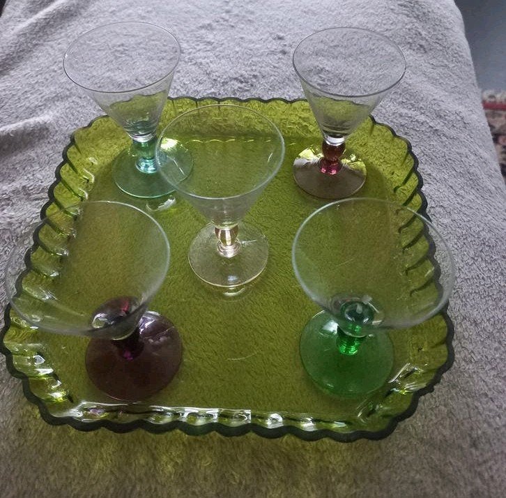 Art Deco Likeur Set met Gekleurde Glazen en Dienblad, Antiek en Kunst, Ophalen of Verzenden