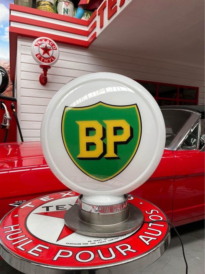 BP Mobil shell glazen benzinepomp globe lamp decoratie, Verzamelen, Lichtbak of (neon) lamp, Globes, Ophalen of Verzenden, Zo goed als nieuw