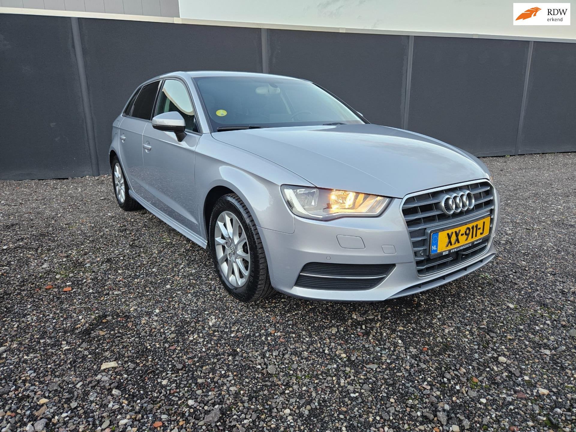 Audi A3 Sportback 1.6 TDI ultra Attraction Pro Line plus *LE, Auto's, Audi, Voorwielaandrijving, Gebruikt, Zwart, 4 cilinders