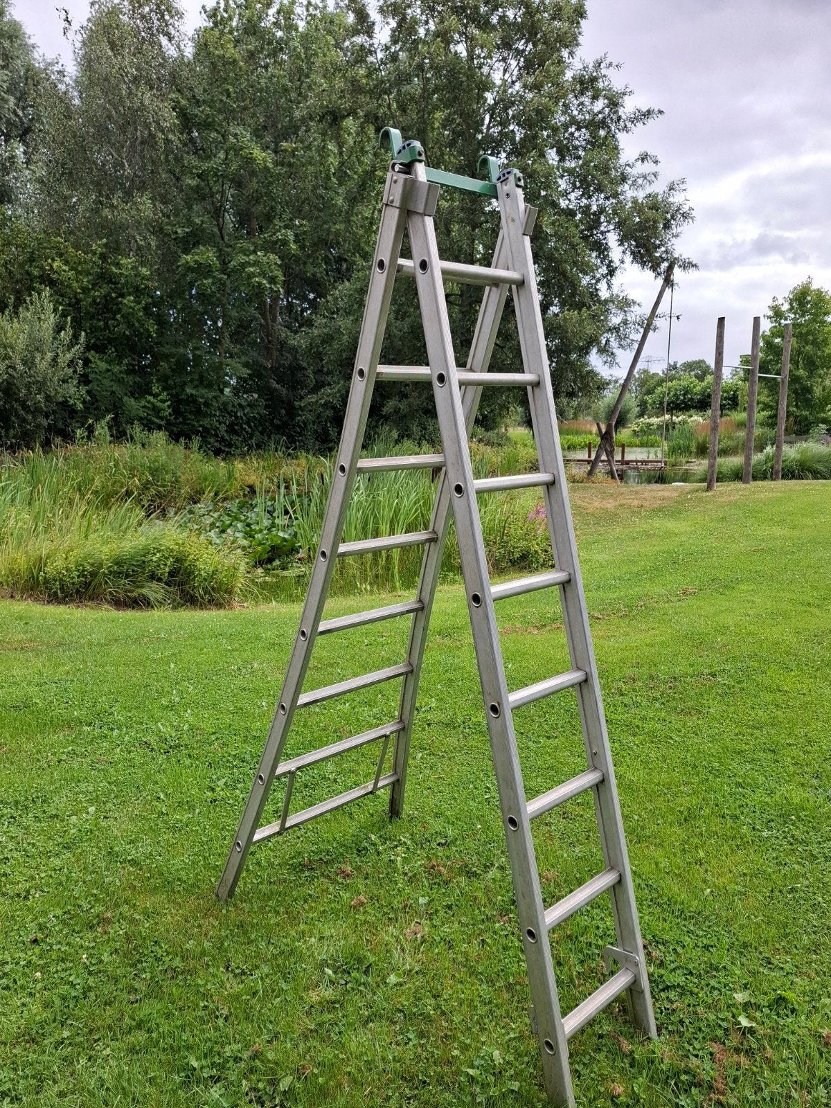 Solide 2 delige ladder/ trap, Doe-het-zelf en Verbouw, Ladders en Trappen, Ophalen, 4 meter of meer