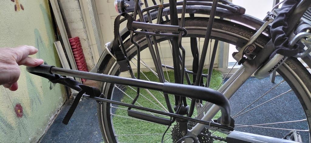 Te koop:  zijdrager met "klemveer", voor fiets  (laptop)tas, Ophalen of Verzenden