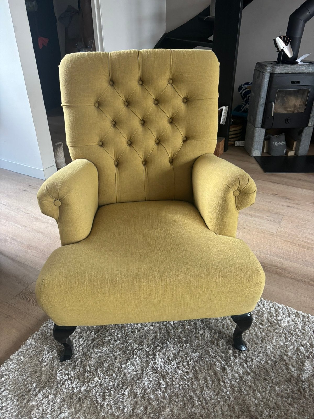 2 prachtige Chesterfield fauteuils – mosterdgeel, Huis en Inrichting, Ophalen, Zo goed als nieuw, Stof, 75 tot 100 cm