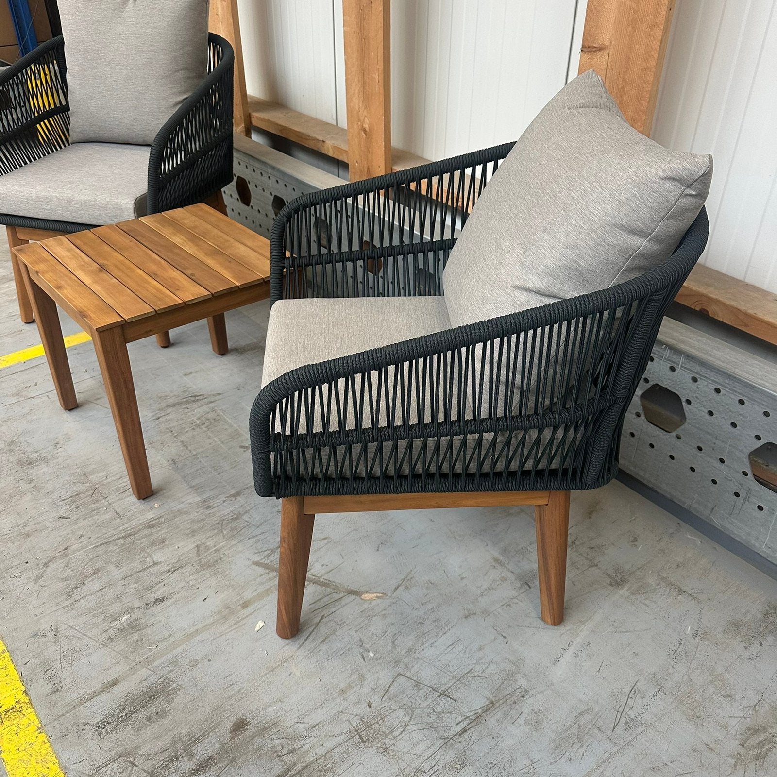 Luxe Bistroset - Balkon Tuinset - 2 Stoelen & 1 Tafel Nieuw, 2 zitplaatsen, Info@ydemanne.nl, Bijzettafel, Hardhout