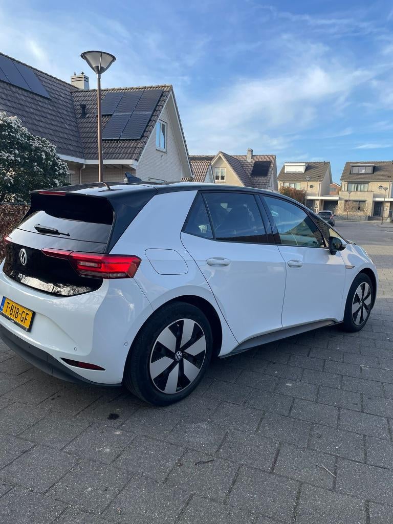 Volkswagen ID.3 45kWh 150pk 2023 Wit | IQ-Light | Head-up, Automaat, Parkeerassistent, Achterwielaandrijving, 150 pk