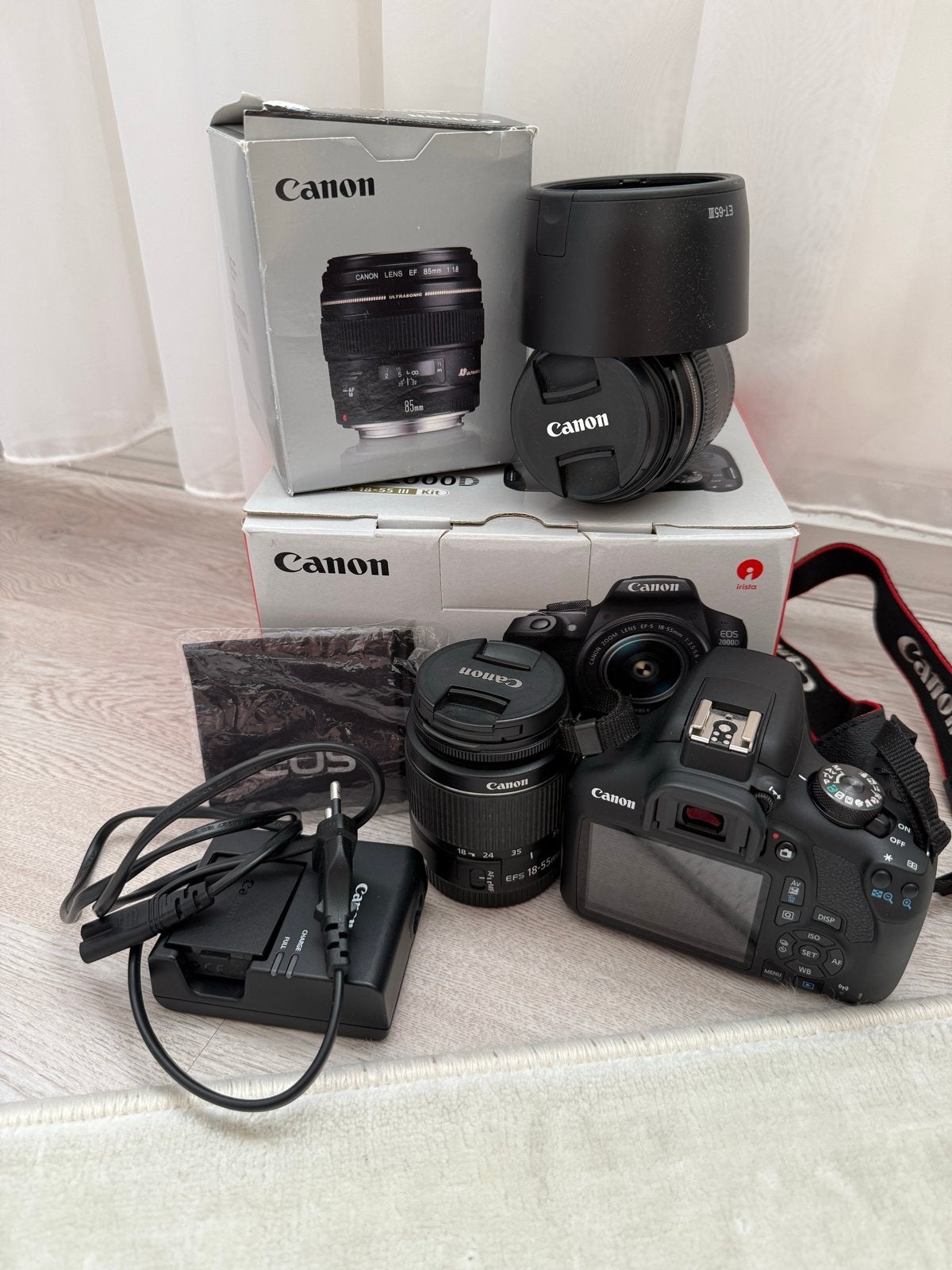 Canon EOS 2000D met 18-55mm lens en tas, Audio, Tv en Foto, Fotografie | Lenzen en Objectieven, Canon, Autofocus, Ophalen of Verzenden