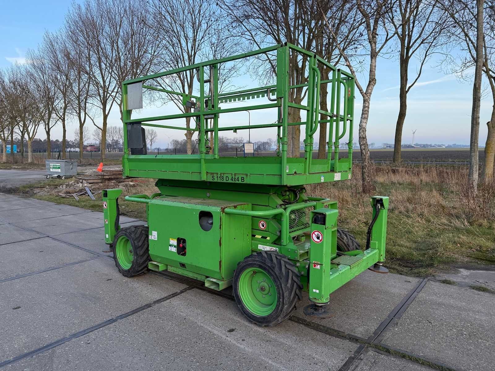 Skyjack - SJ 6832 RT - Aerial Work Platforms - 2016