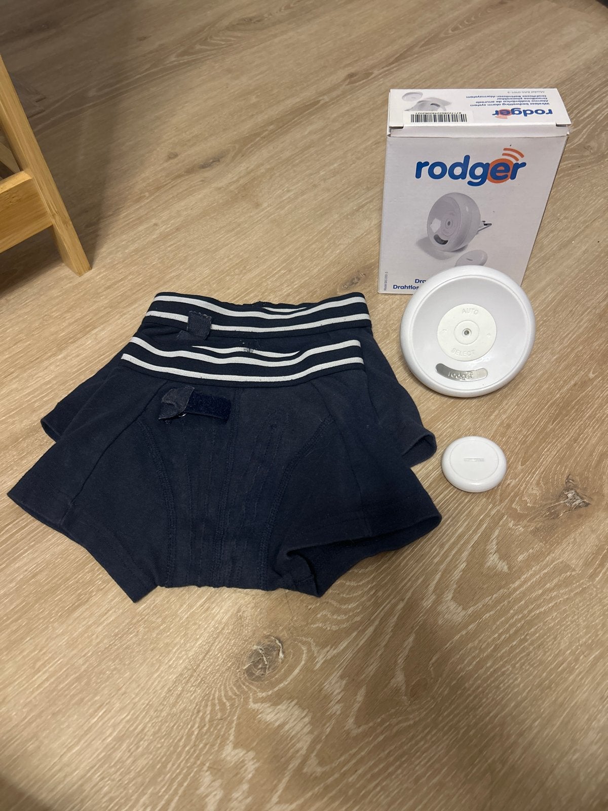 Rodger Draadloos Plaswekker Systeem met 2 Boxershorts, Ophalen of Verzenden, Zo goed als nieuw