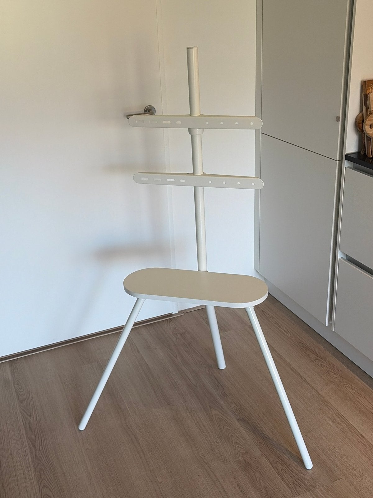 Sklum Franzier driepoot TV-standaard wit, Ophalen, Zo goed als nieuw, Wit, Metaal