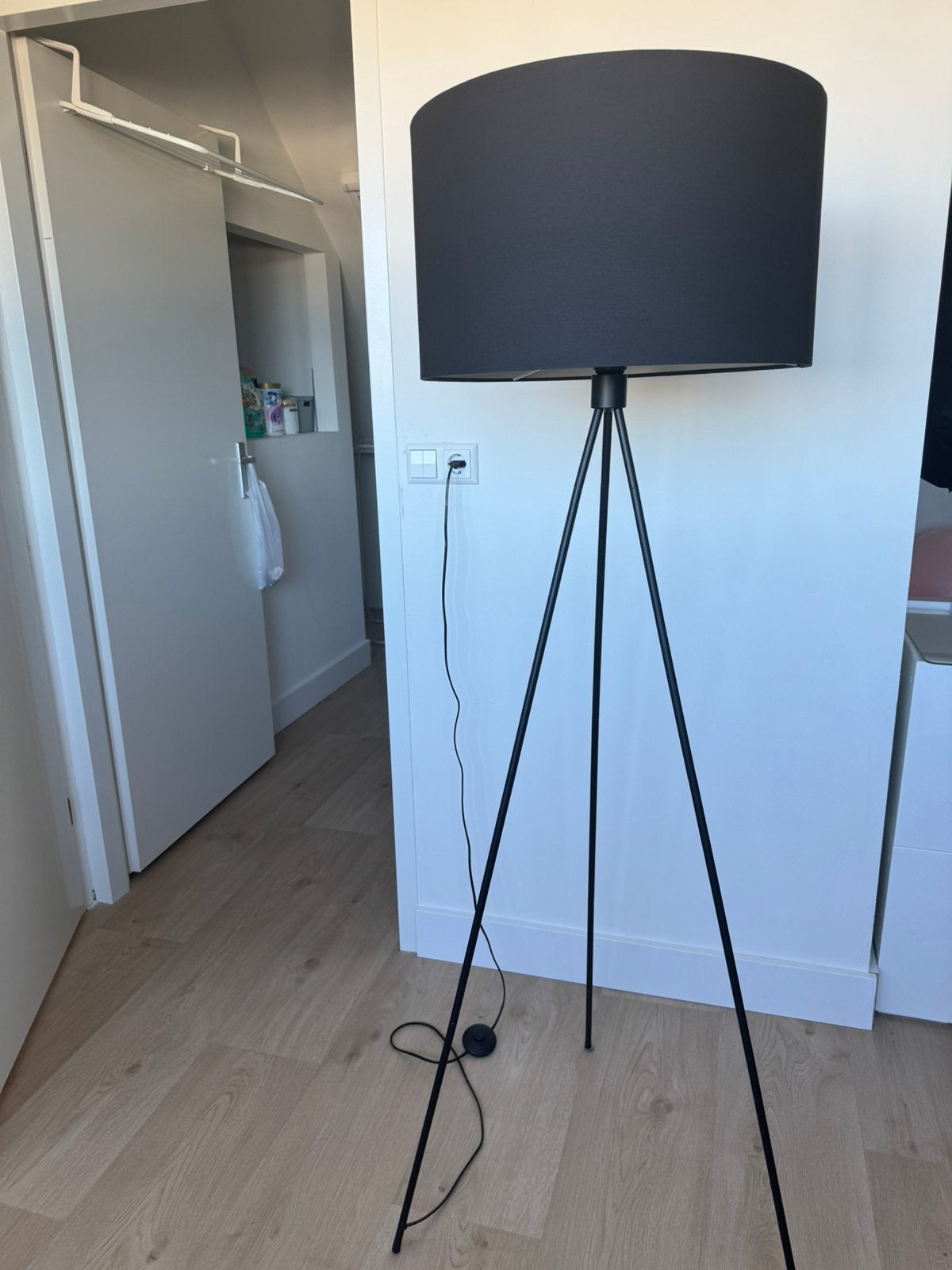 Zwarte lamp, Ophalen, 100 tot 150 cm, E27 (groot), Zo goed als nieuw