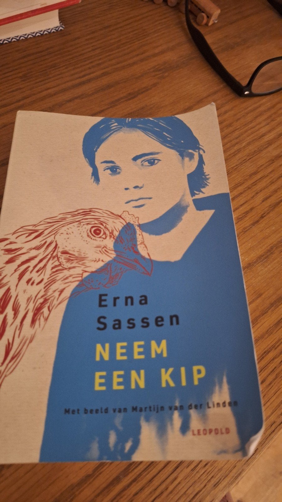 Neem een Kip - Erna Sassen (Jeugdboek), Ophalen of Verzenden, Gelezen, Erna Sassen, Fictie