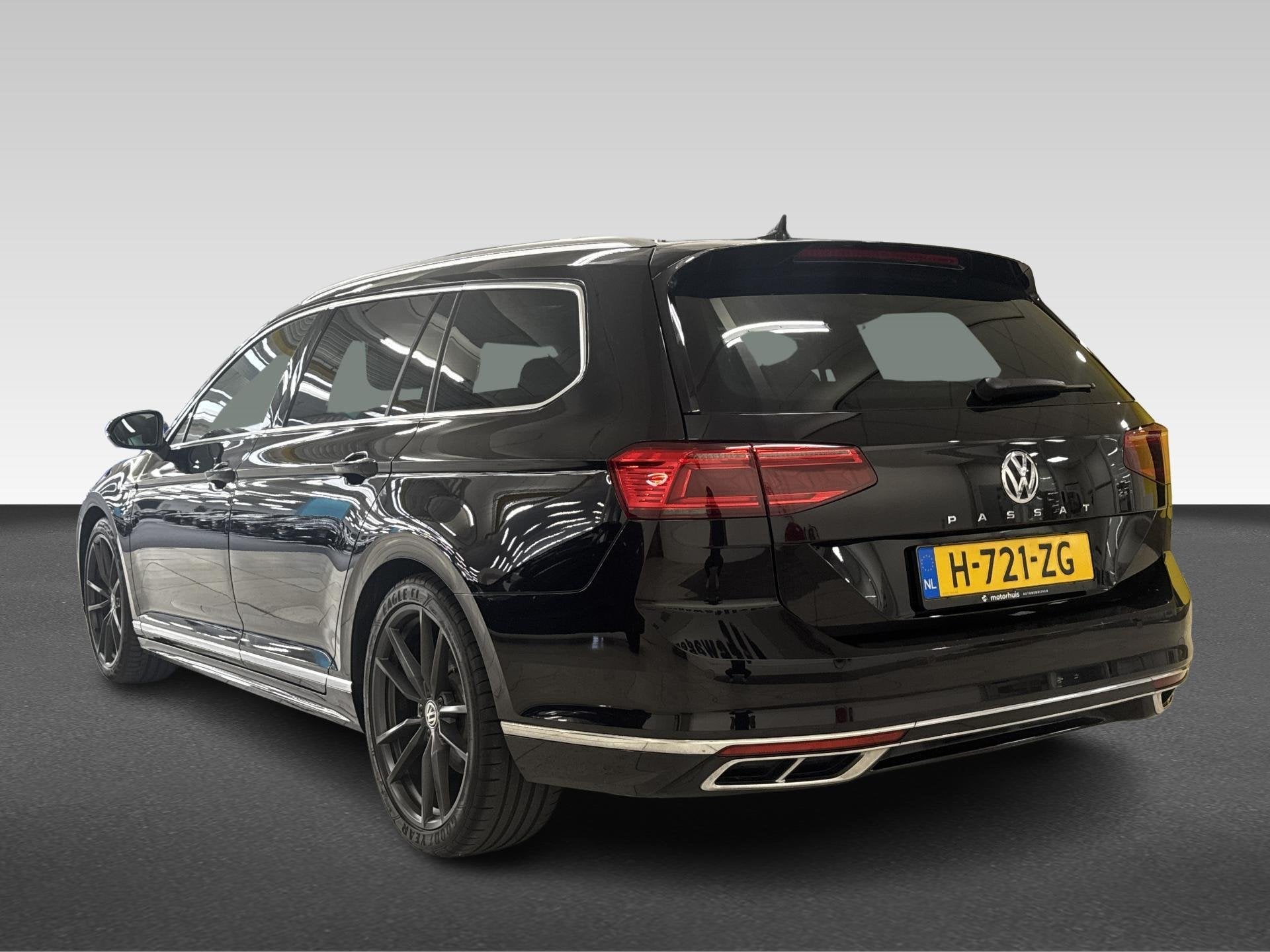 Volkswagen Passat Variant 1.5 TSI Elegance Business R, Auto's, Volkswagen, Automaat, 4 cilinders, Zwart, Origineel Nederlands